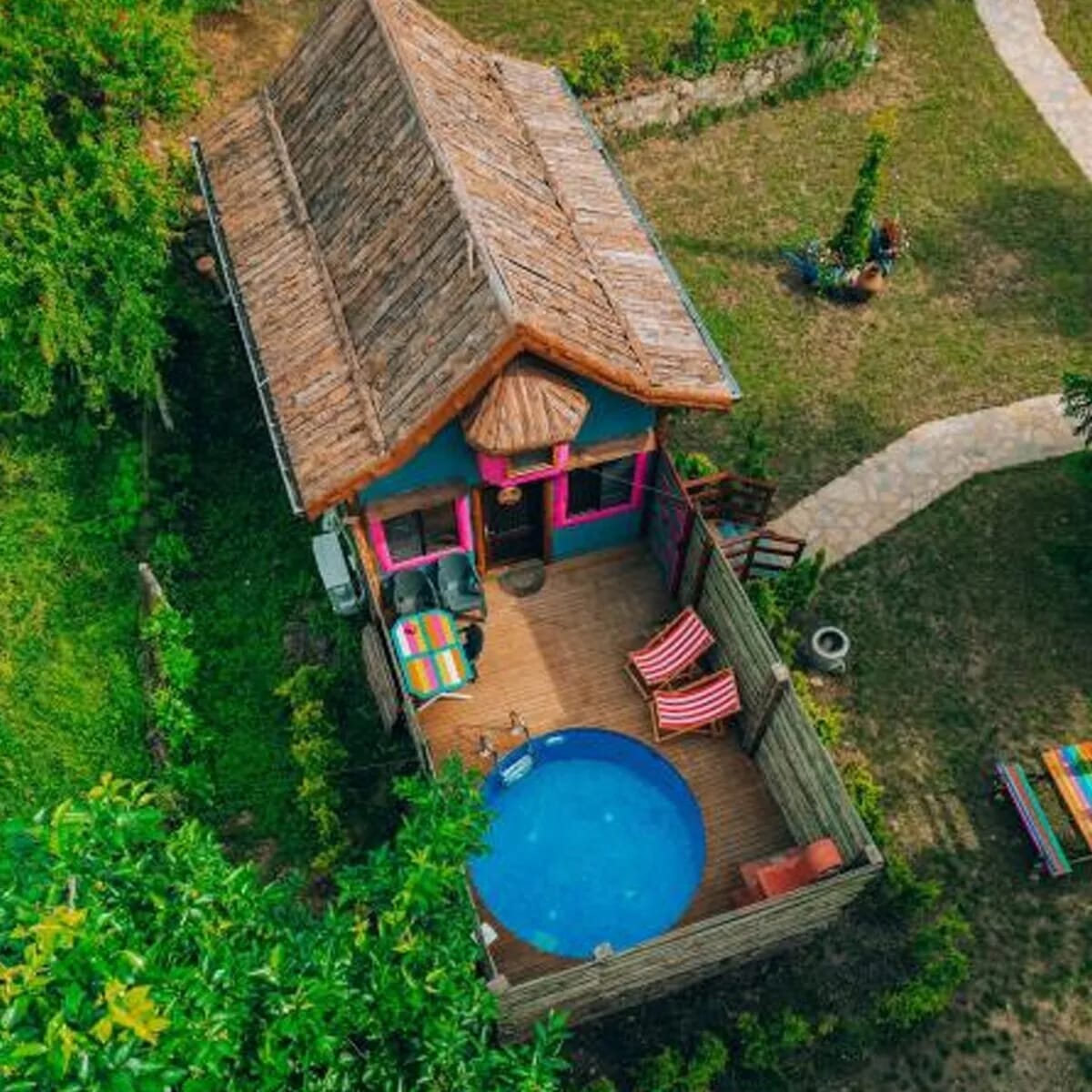 Sapanca Şeker Bungalov'da Doğa İle İç İçe Kahvaltı Dahil Konaklama Seçenekleri